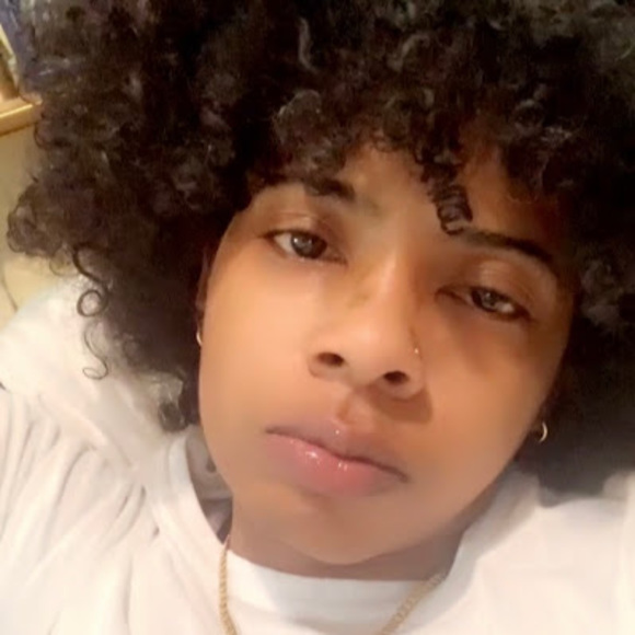 Meet your Posher, Breneè - Picture 1 of 1